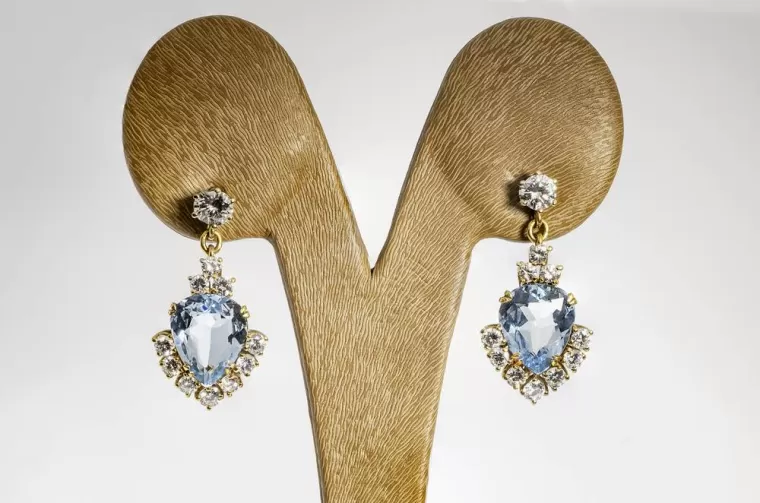 Où acheter des boucles d'oreilles en or 18 carats ?, Bastia, Cash4Gold Calles